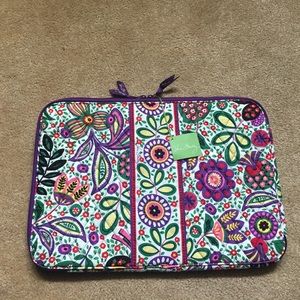 NWT VERA LAPTOP CASE
